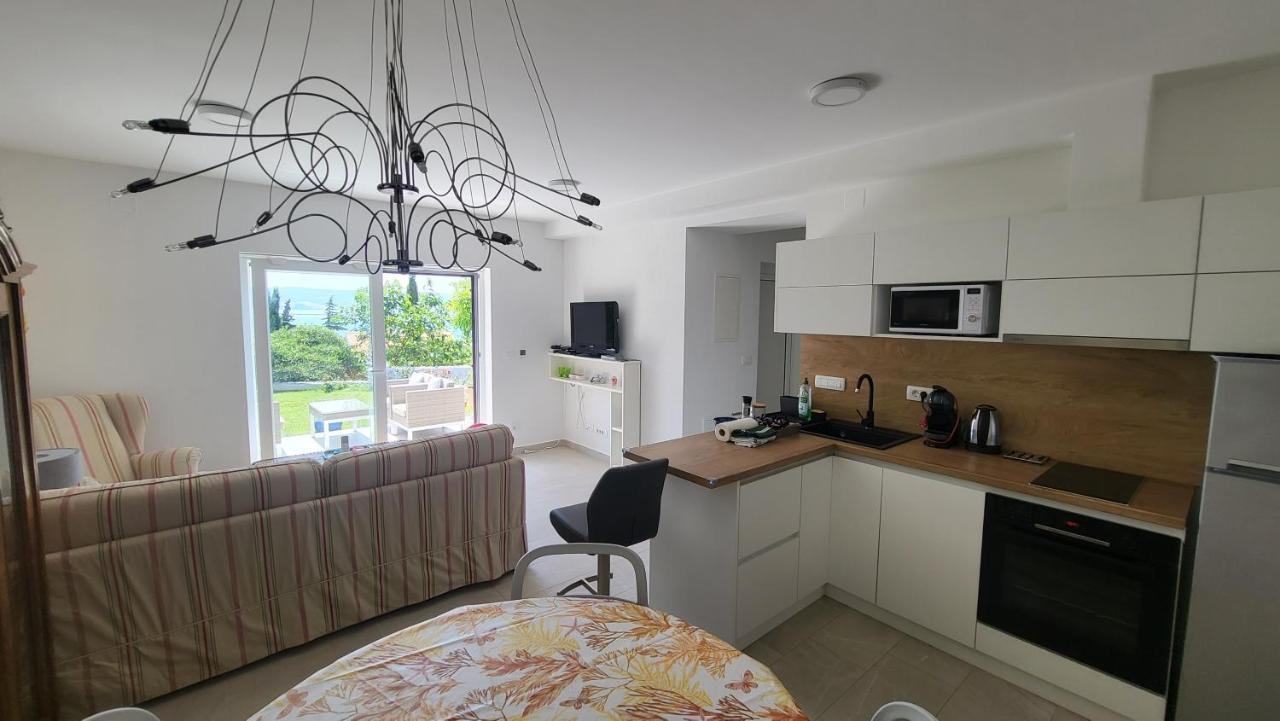 Apartments Amadea Novi Vinodolski Εξωτερικό φωτογραφία