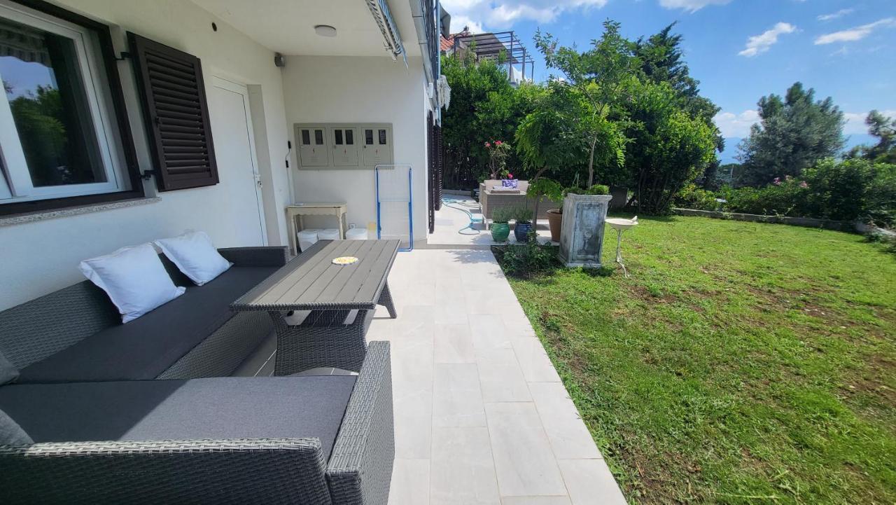 Apartments Amadea Novi Vinodolski Εξωτερικό φωτογραφία